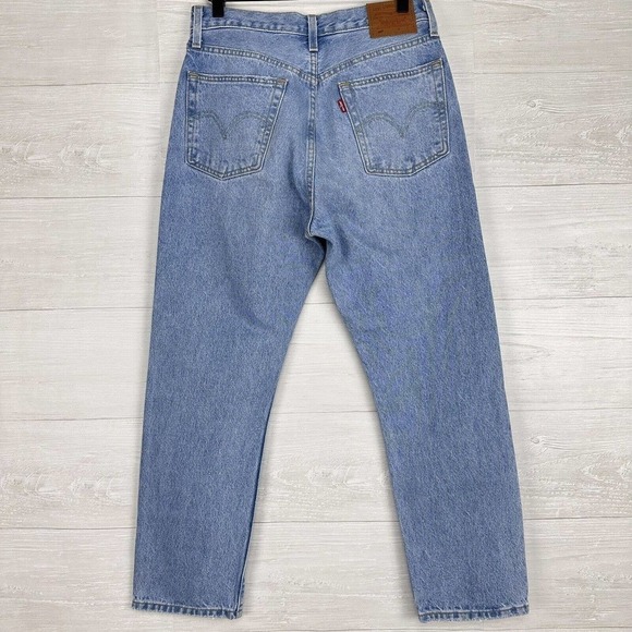 Levi's 501 Cropped Light Wash Jeans Womens 27 Straight Leg Distressed High Rise - Picture 6 of 16